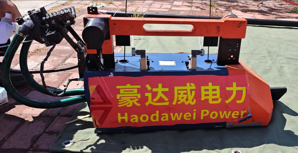 经典案例:昆明南方电网35kV架空裸导线绝缘化改造——智能涂覆机器人不停电作业实践
